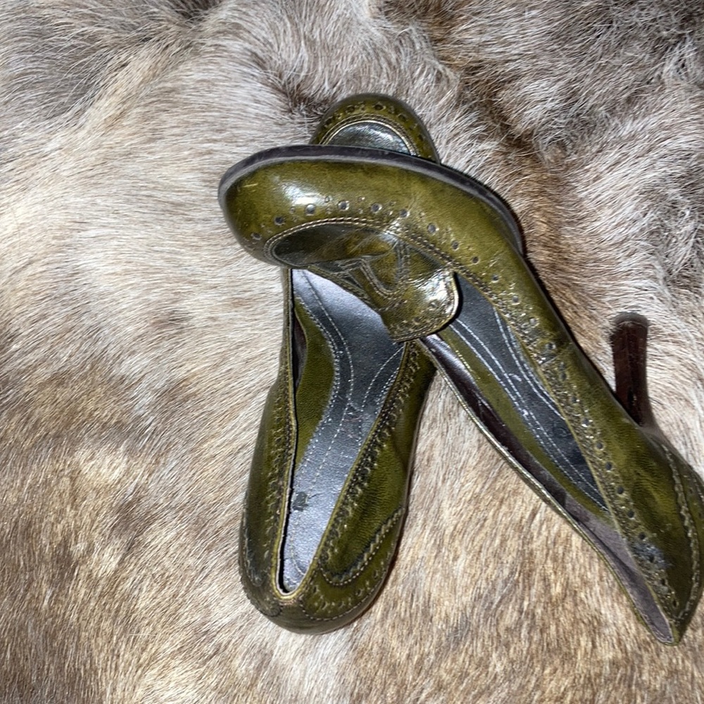Army Green leather round toe 4” heel